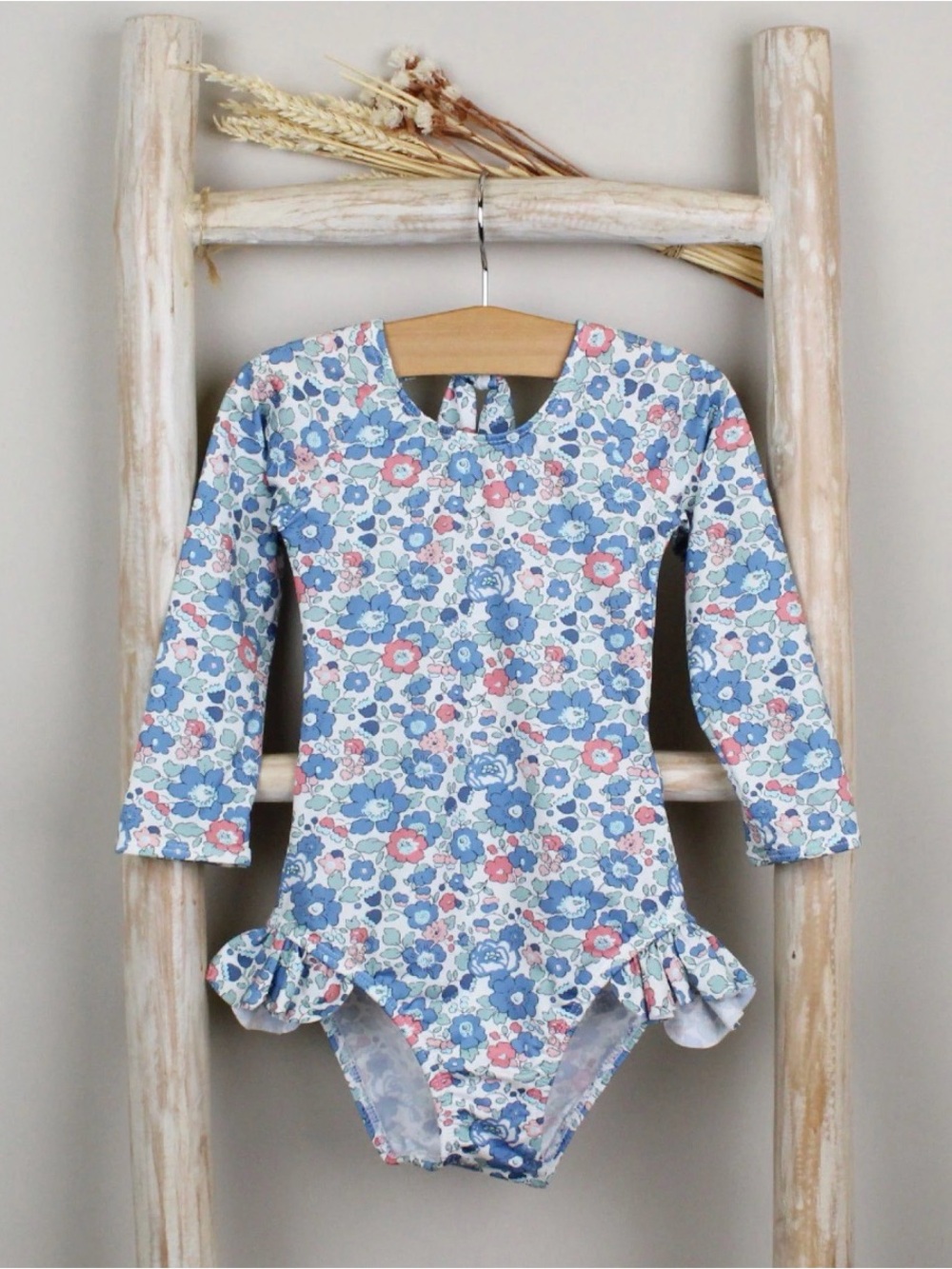 Pukatuka Rashguard - excellent condition- liberty print - size 1